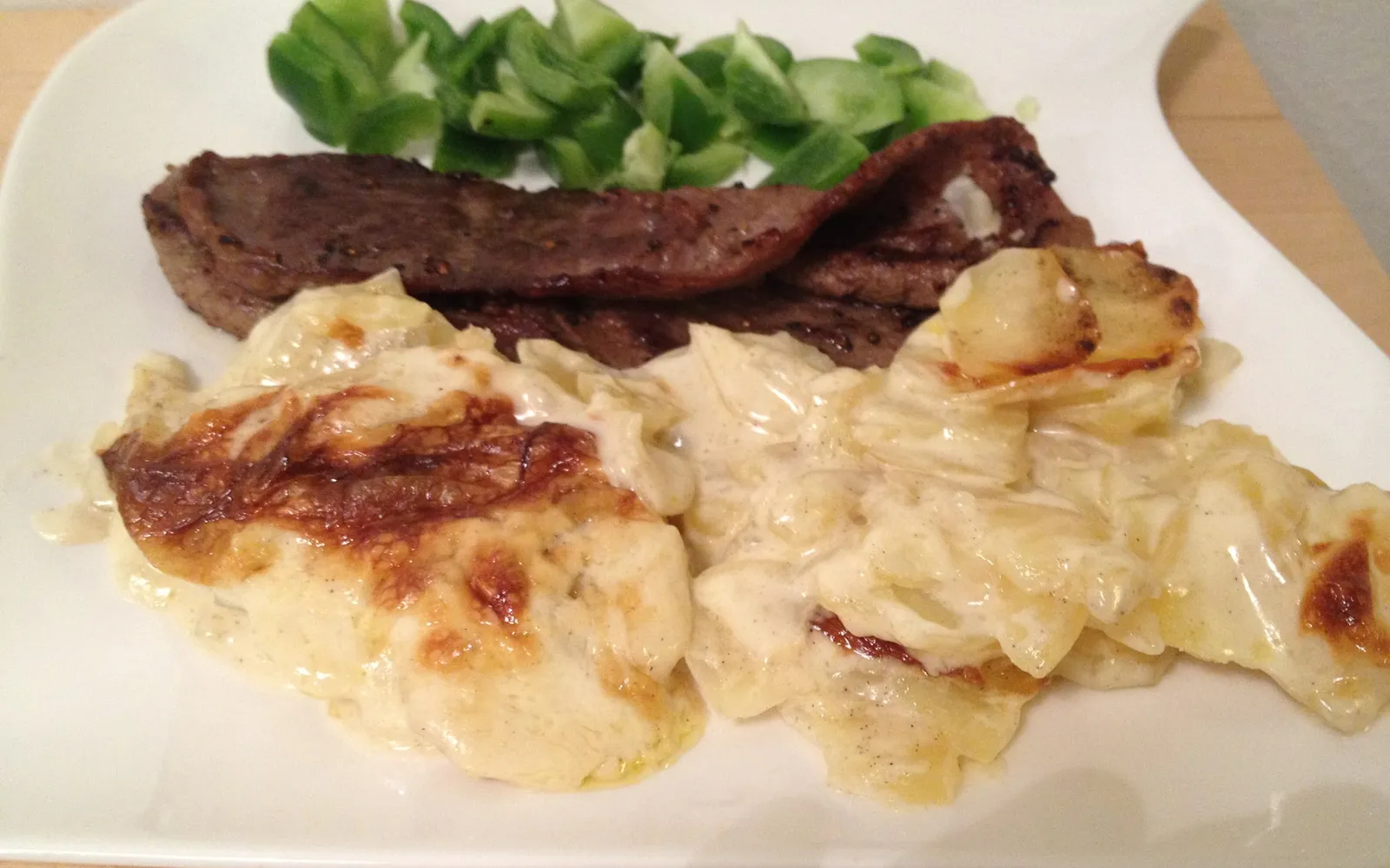 Lövbiff och potatisgratäng